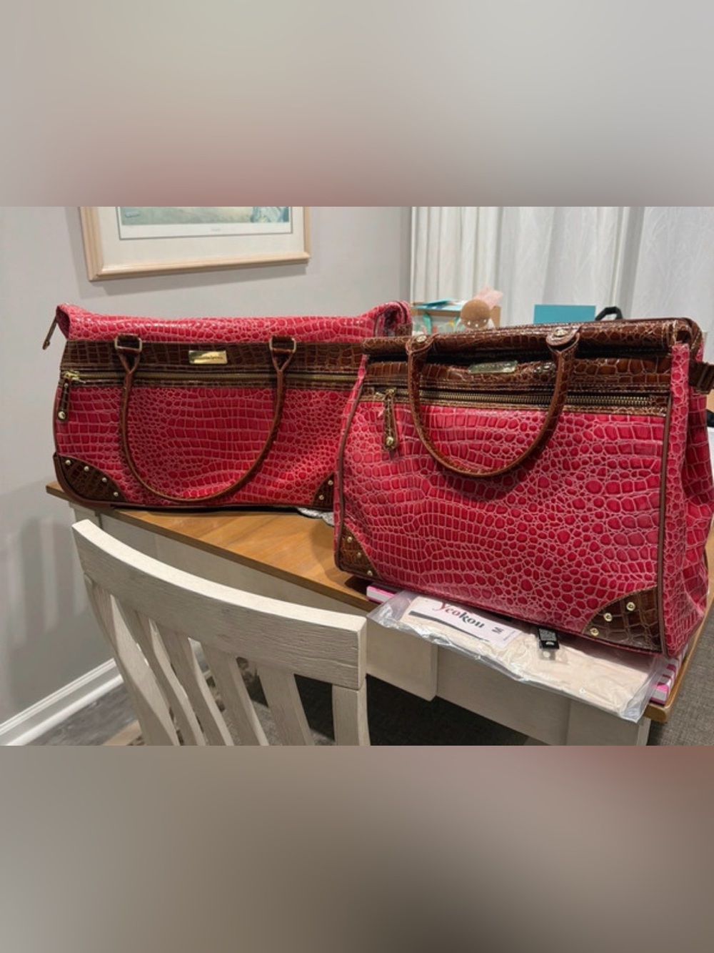 NWT Samantha Brown Gorgeous Pink Croc 2Piece Luggage Set